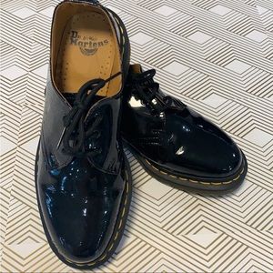 Patent Leather Dr. Martens Oxford shoes - Size 9 Womens
